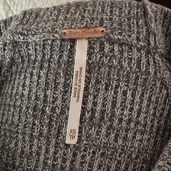 Free People Slightly Mock Neck Cropped Women's Knit Sweater XS - Picture 2 of 3